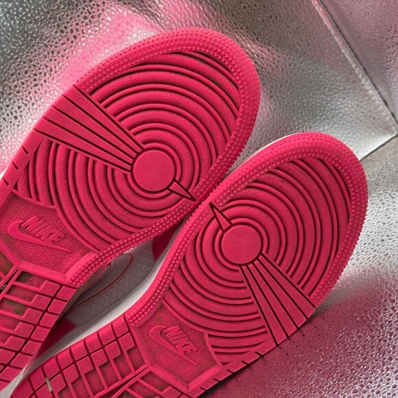 Size 6.5 Nike Air Jordan 1 Mid Kids Hyper Pink Basketball Sneakers 555112-611 - Picture 11 of 11